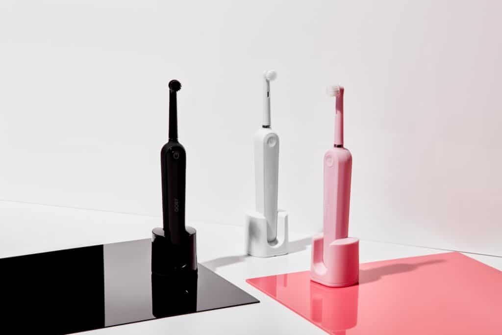 Photo Toothbrush and floss