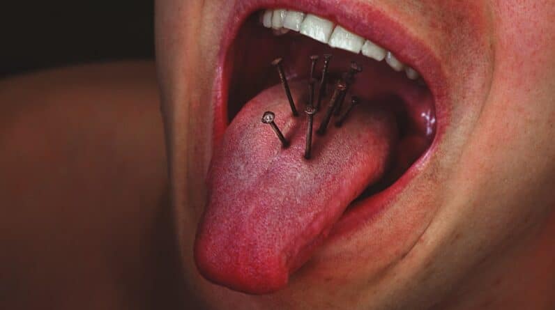 Photo Tongue scraper