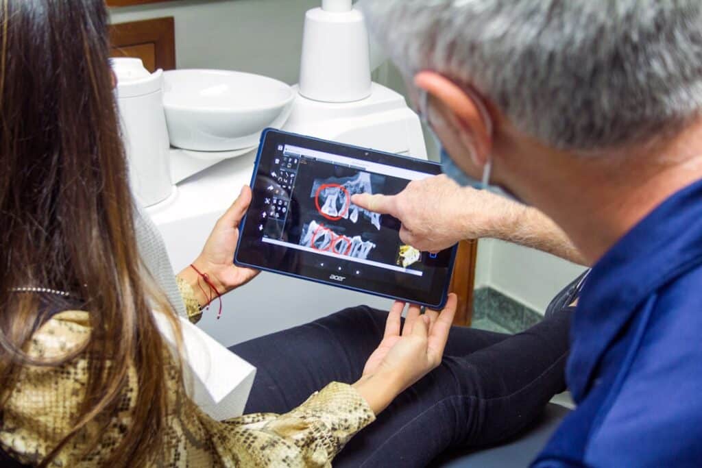 Photo Tooth decay: Bacteria attack