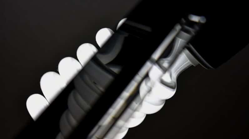 Photo "How Does the Location of a Cosmetic Dentist Affect Medicare Coverage?"