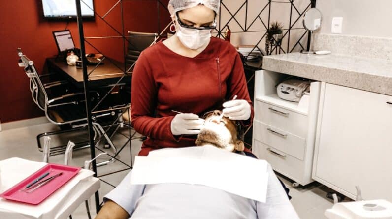 Photo "What is the Average Wait Time for a Medicare-covered Cosmetic Dental Appointment?"